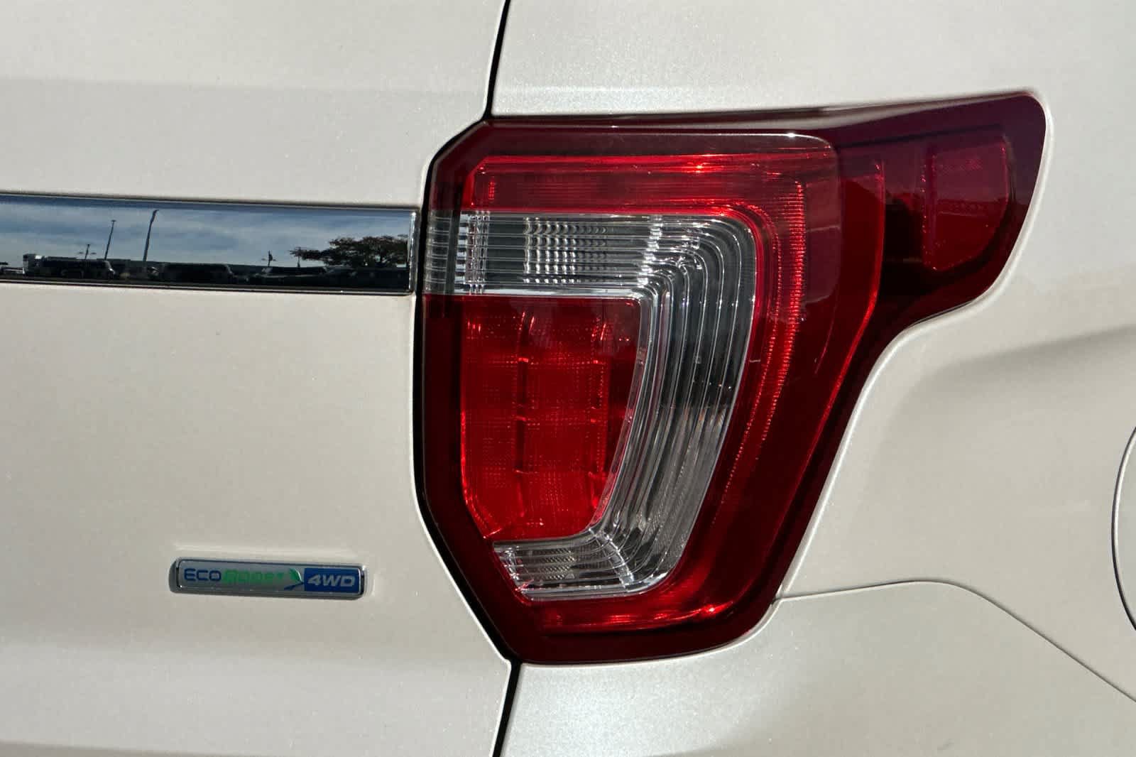 Certified 2018 Ford Explorer Limited w/ Equipment Group 301A AWD/4WD image 29