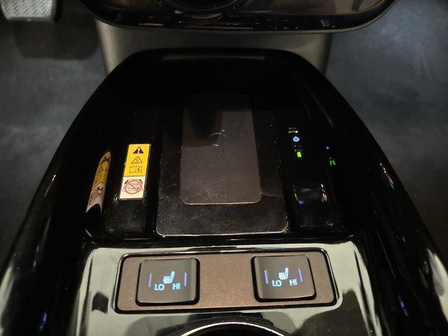 Used 2022 Toyota Prius L image 27