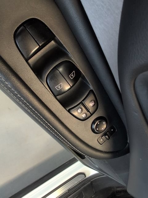 Used 2024 Nissan Murano SV AWD/4WD image 14