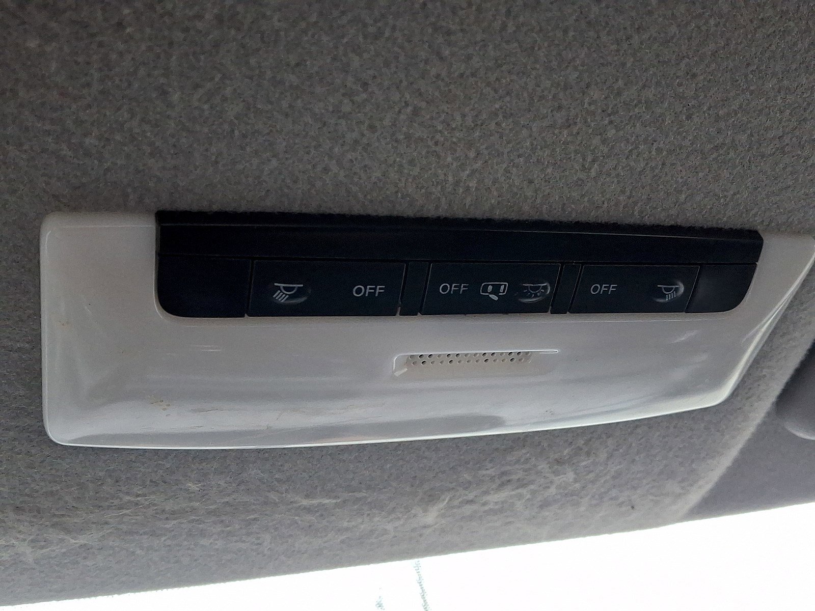 Used 2019 Nissan Kicks SV FWD image 23