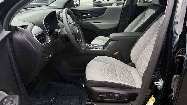 Used 2023 Chevrolet Equinox LS w/ LS Convenience Package AWD/4WD image 39