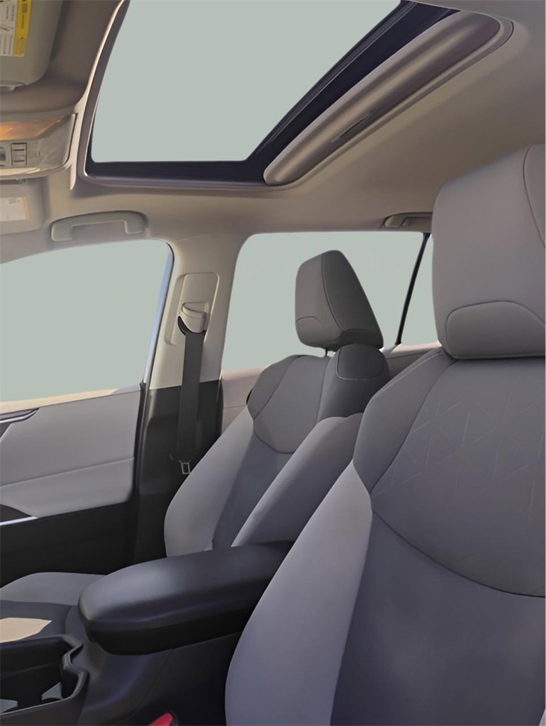 Used 2019 Toyota RAV4 XLE image 33