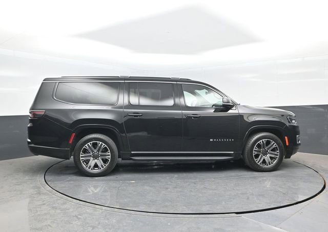 Used 2024 Jeep Wagoneer L Series II w/ Flexible Seating Group AWD/4WD image 3