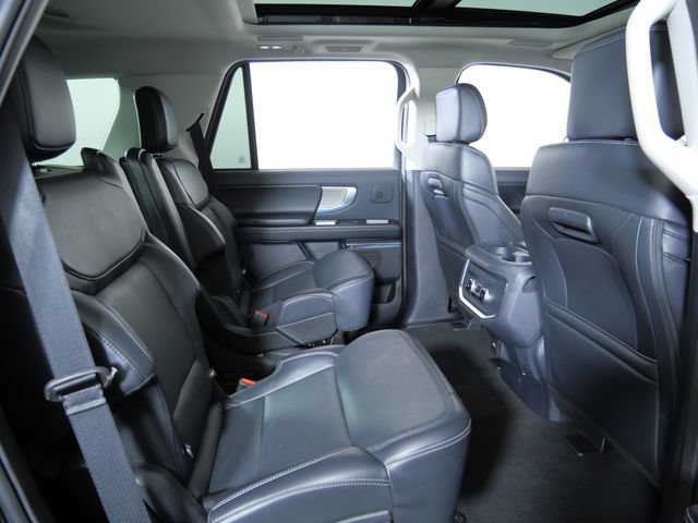 Certified 2025 Ford Expedition Platinum w/ Driver's Package AWD/4WD image 15