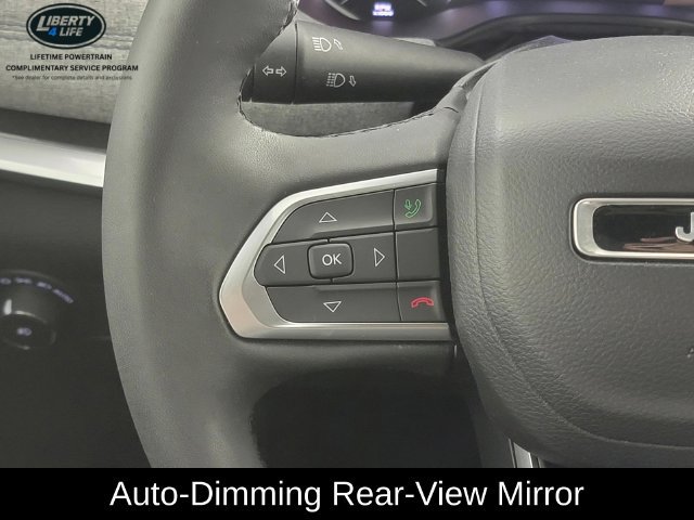 Used 2023 Jeep Compass Latitude AWD/4WD image 28