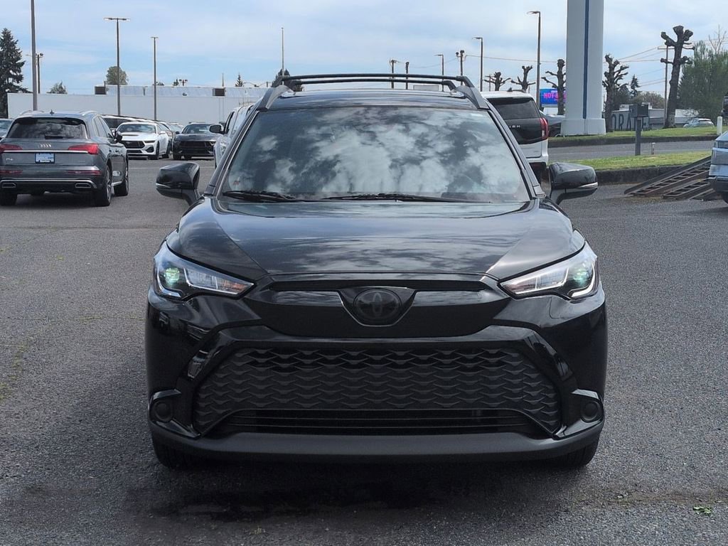Used 2025 Toyota Corolla Cross AWD Hybrid w/ Moonroof Package image 8