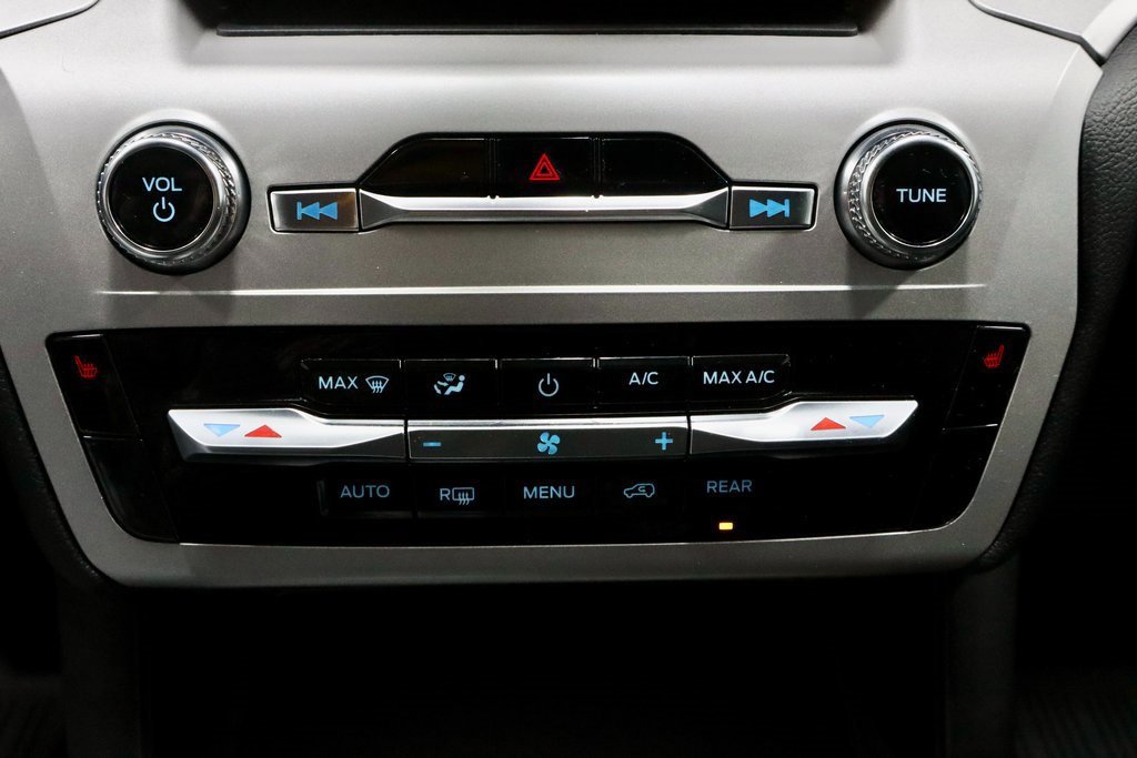 Certified 2023 Ford Explorer XLT image 30