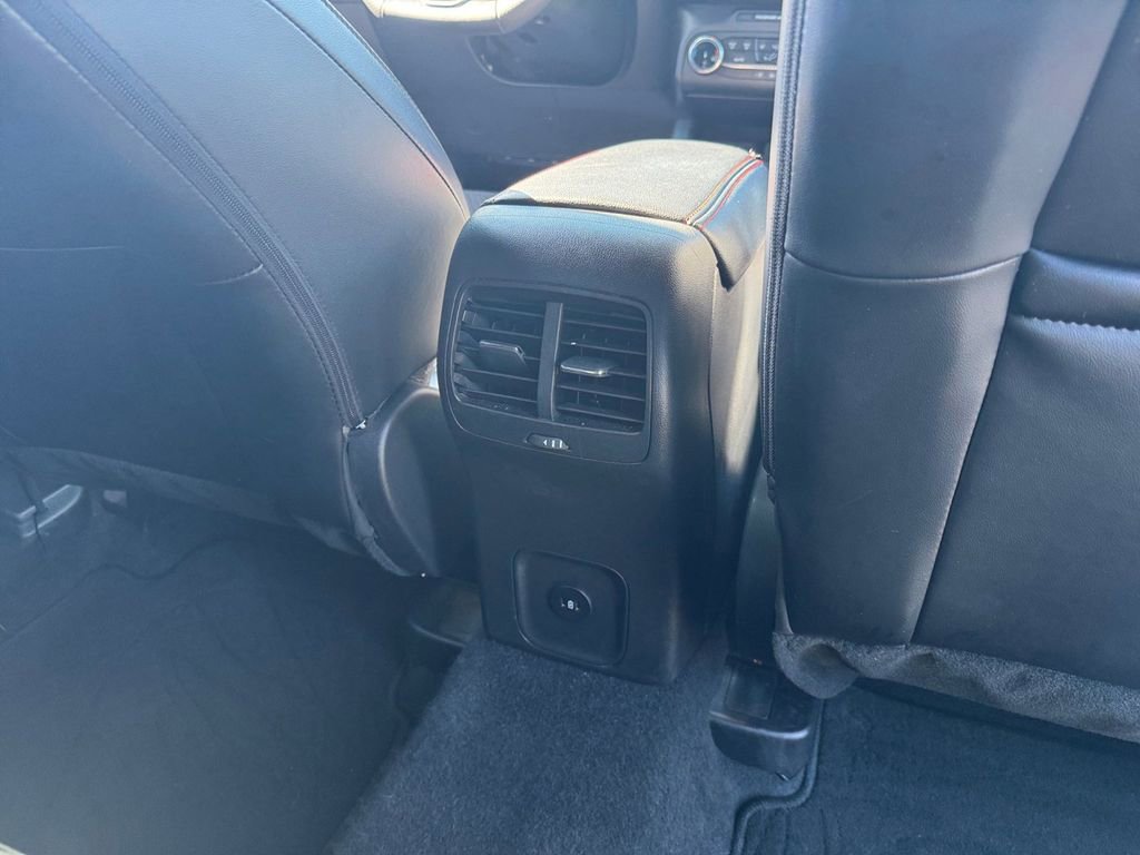 Certified 2025 Ford Escape ST-Line AWD/4WD image 25