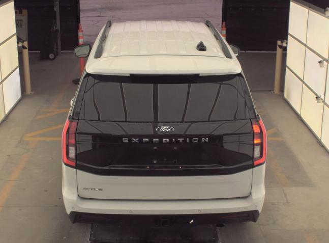 Certified 2025 Ford Expedition Active image 5