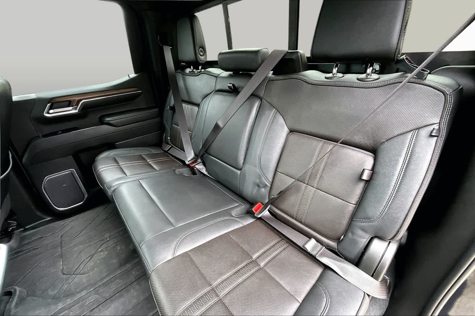 Used 2023 Chevrolet Silverado 1500 High Country w/ Z71 Off-Road Package AWD/4WD image 21
