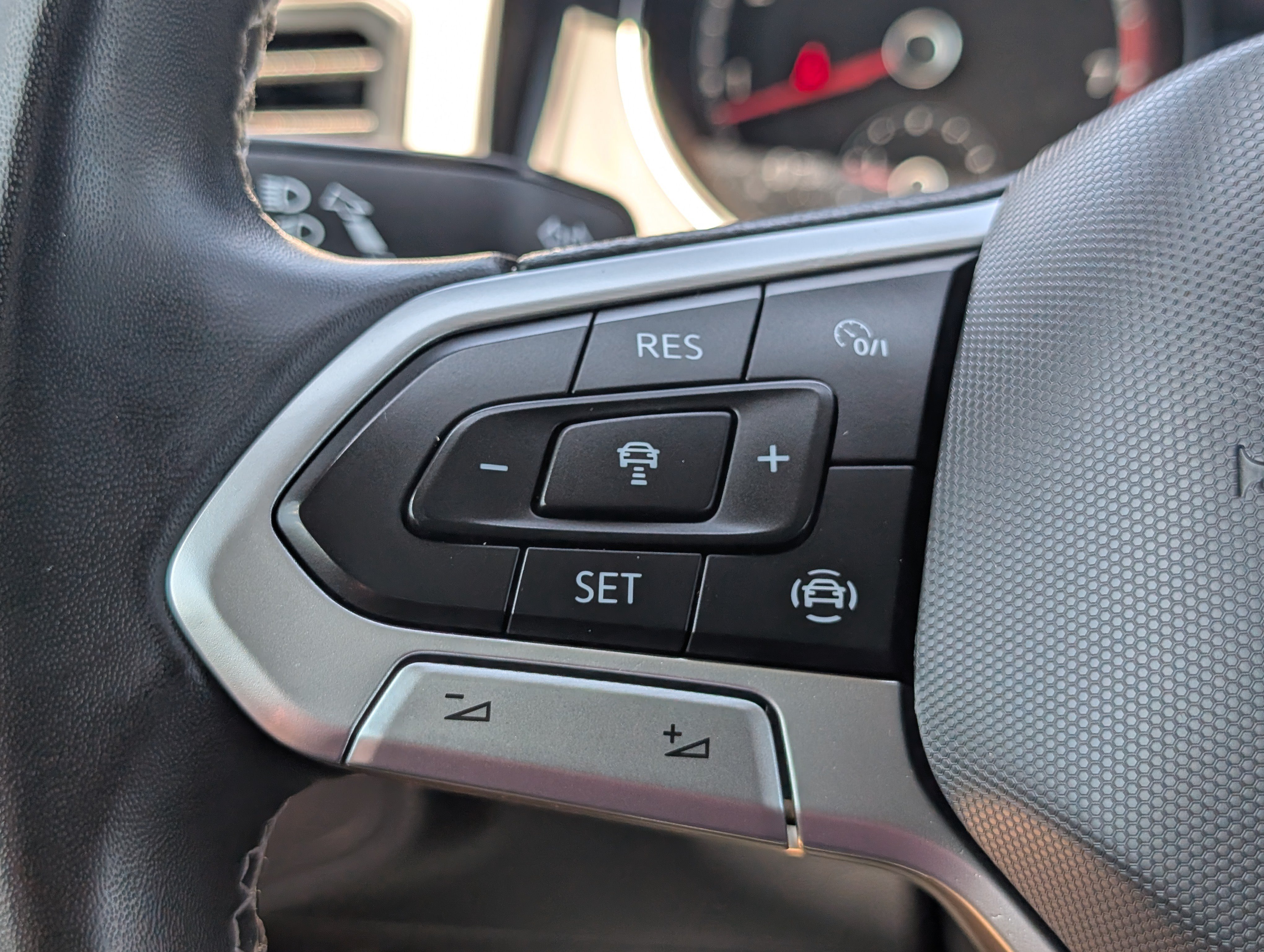 Used 2021 Volkswagen Atlas SE w/ Panoramic Sunroof Package AWD/4WD image 26