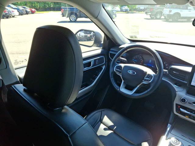 Certified 2023 Ford Explorer XLT w/ Equipment Group 202A AWD/4WD image 15