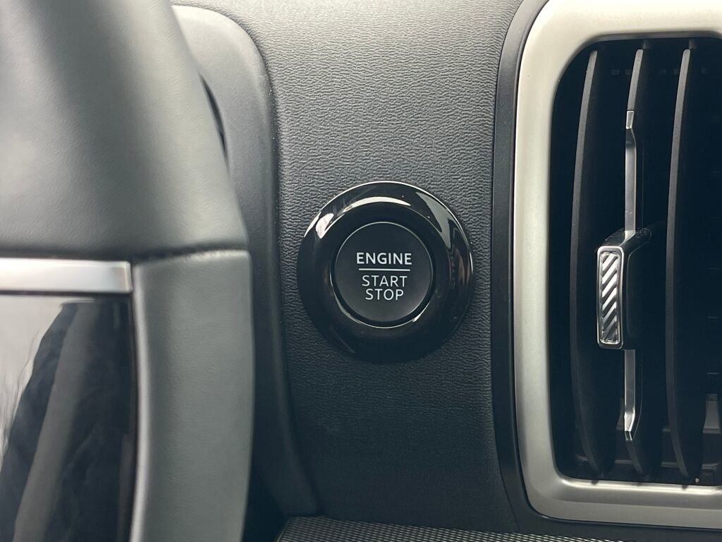 Certified 2025 Ford Expedition Active image 20