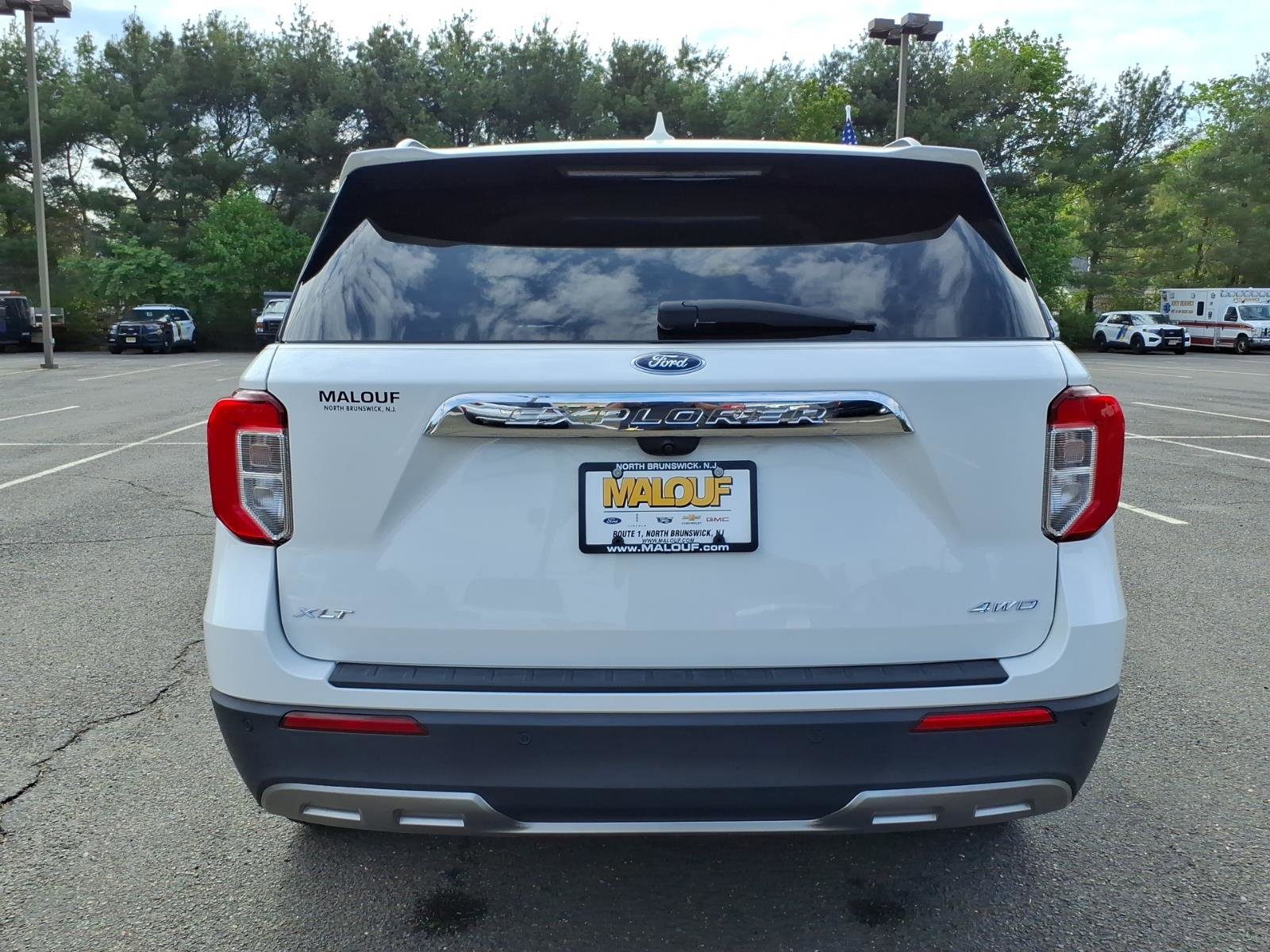 Certified 2023 Ford Explorer XLT w/ Equipment Group 202A AWD/4WD image 5