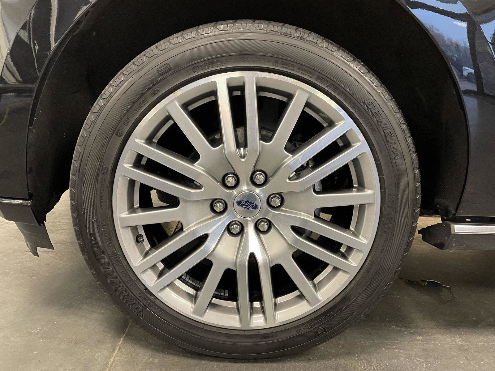 Certified 2023 Ford Expedition Platinum AWD/4WD image 10