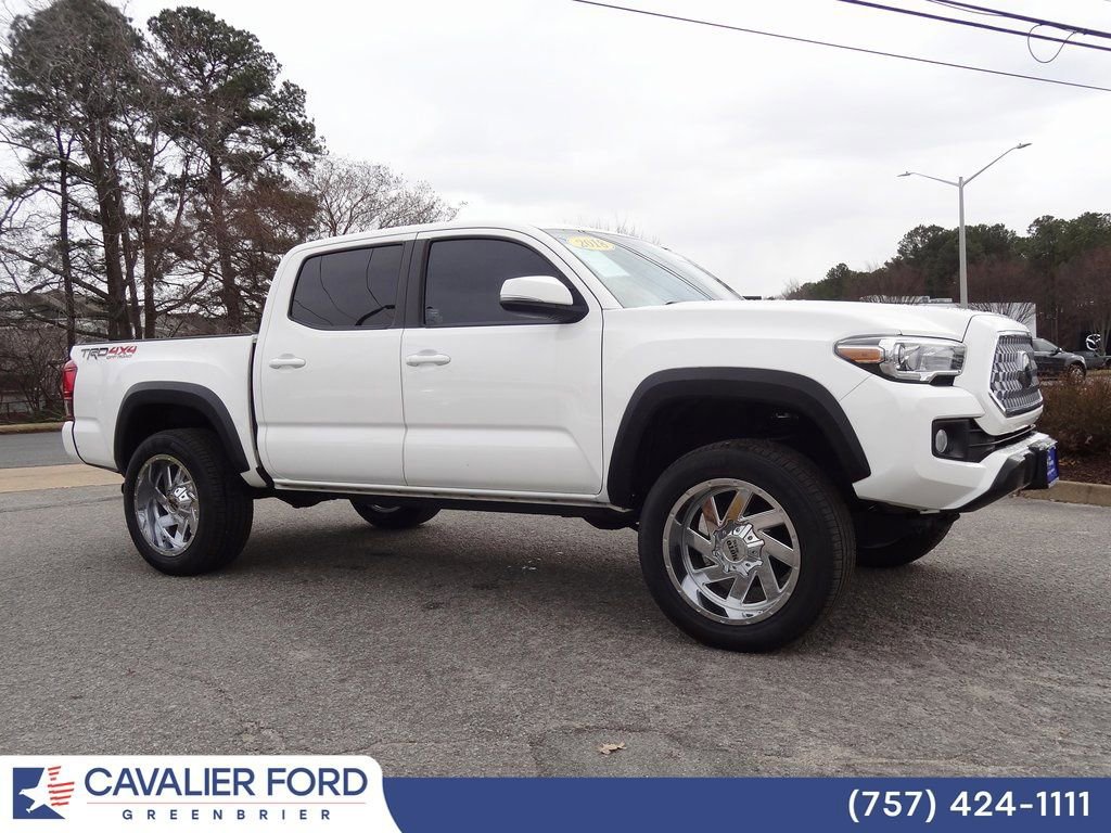 Used 2018 Toyota Tacoma TRD Off-Road image 8