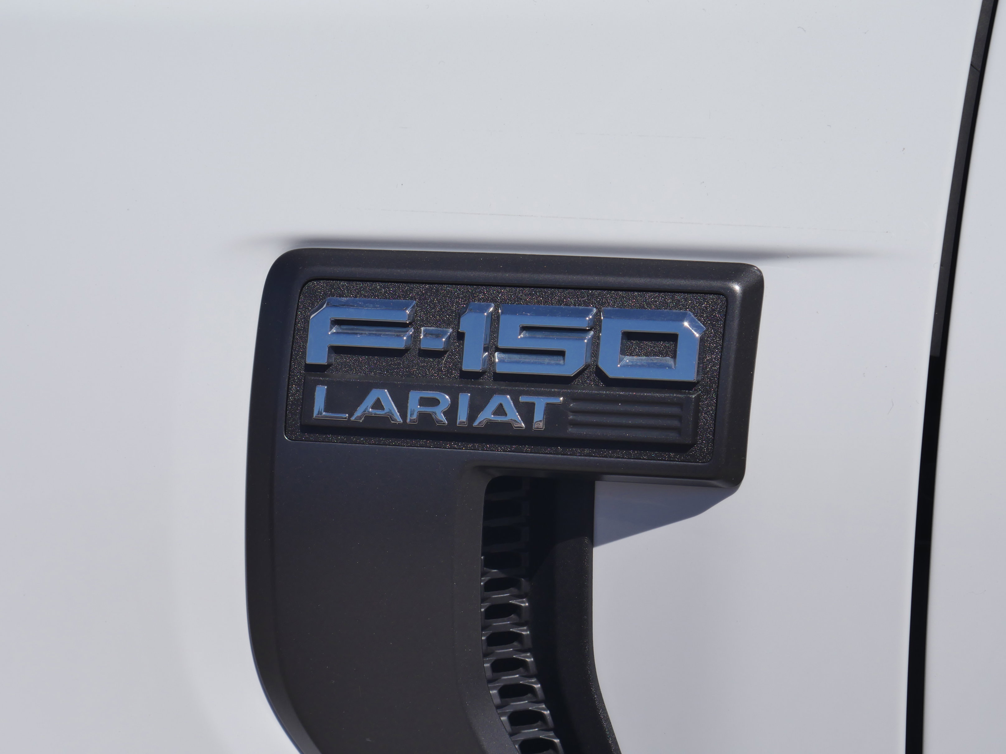 Certified 2023 Ford F150 Lariat w/ FX4 Off-Road Package AWD/4WD image 19