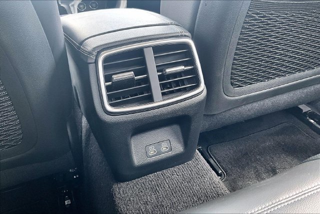 Used 2025 Genesis G70 2.5T RWD image 35
