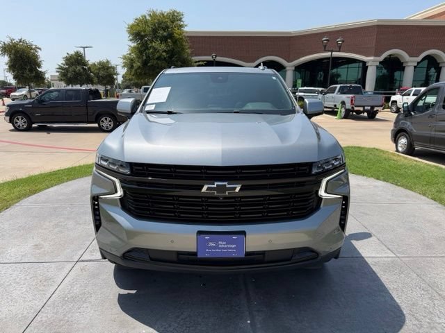 Used 2023 Chevrolet Suburban RST w/ Sport Performance Package AWD/4WD image 2