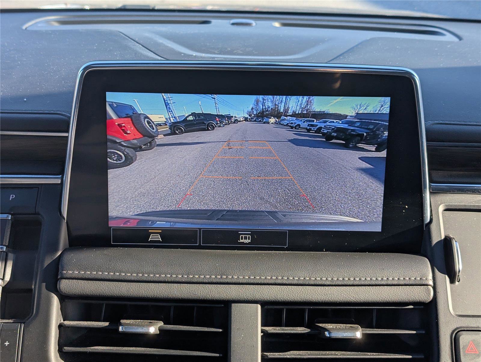 Used 2021 Chevrolet Tahoe LT image 34