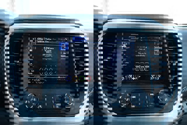 Used 2022 GMC Acadia SLE image 18