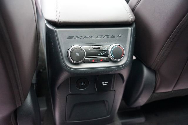 Certified 2025 Ford Explorer Platinum w/ LUX Leather Package AWD/4WD image 10