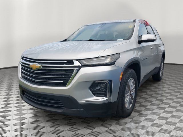 Used 2022 Chevrolet Traverse LT image 3