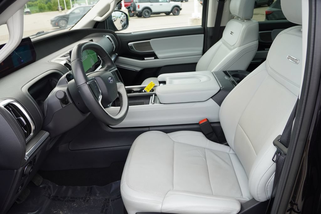 Certified 2025 Ford Expedition Max Platinum w/ Driver's Package AWD/4WD image 16