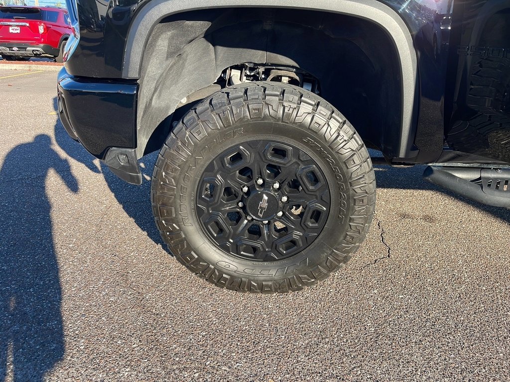 Used 2024 Chevrolet Silverado 2500 LTZ w/ LTZ Plus Package image 37