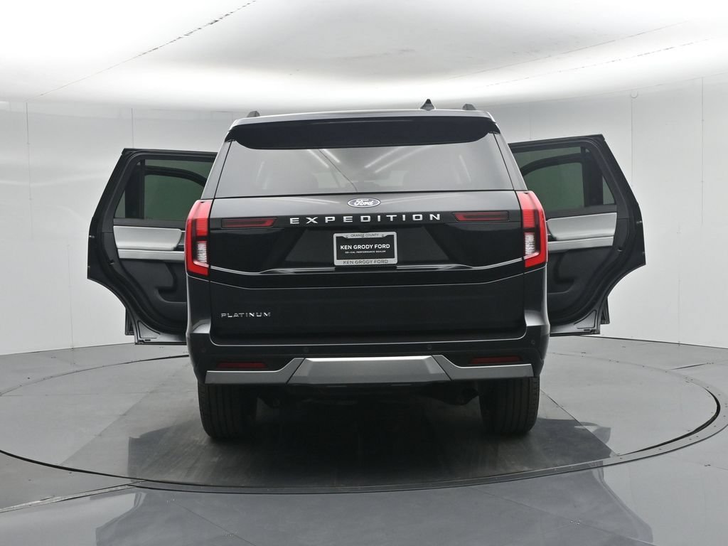Certified 2025 Ford Expedition Platinum w/ Driver's Package AWD/4WD image 39