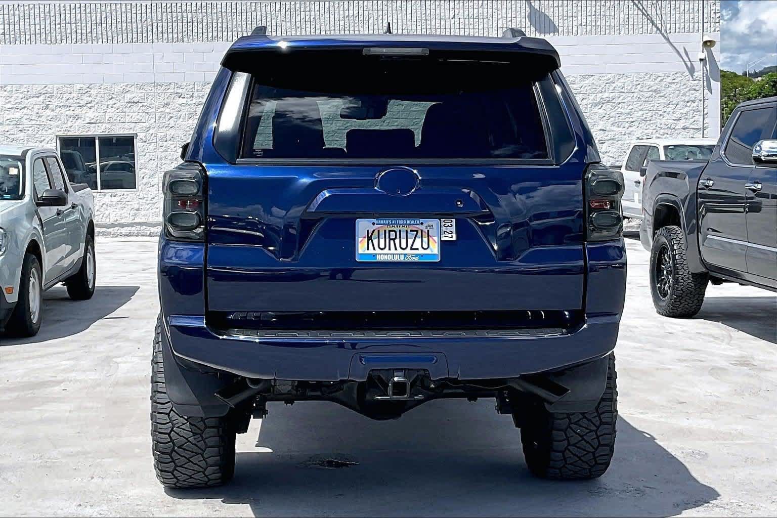 Used 2021 Toyota 4Runner SR5 AWD/4WD image 5