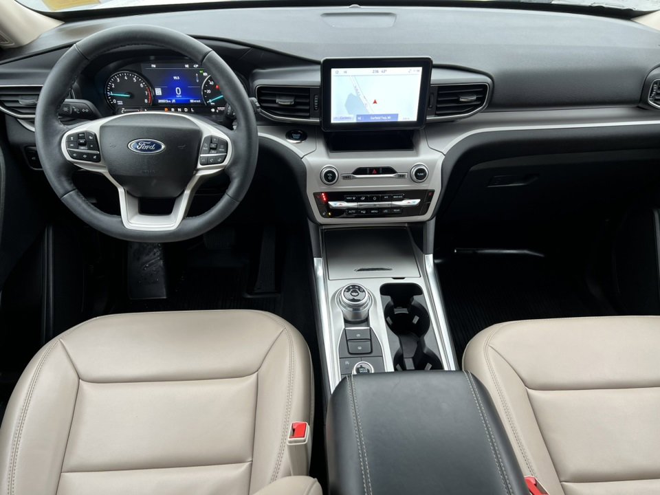 Certified 2023 Ford Explorer XLT w/ Equipment Group 202A image 3