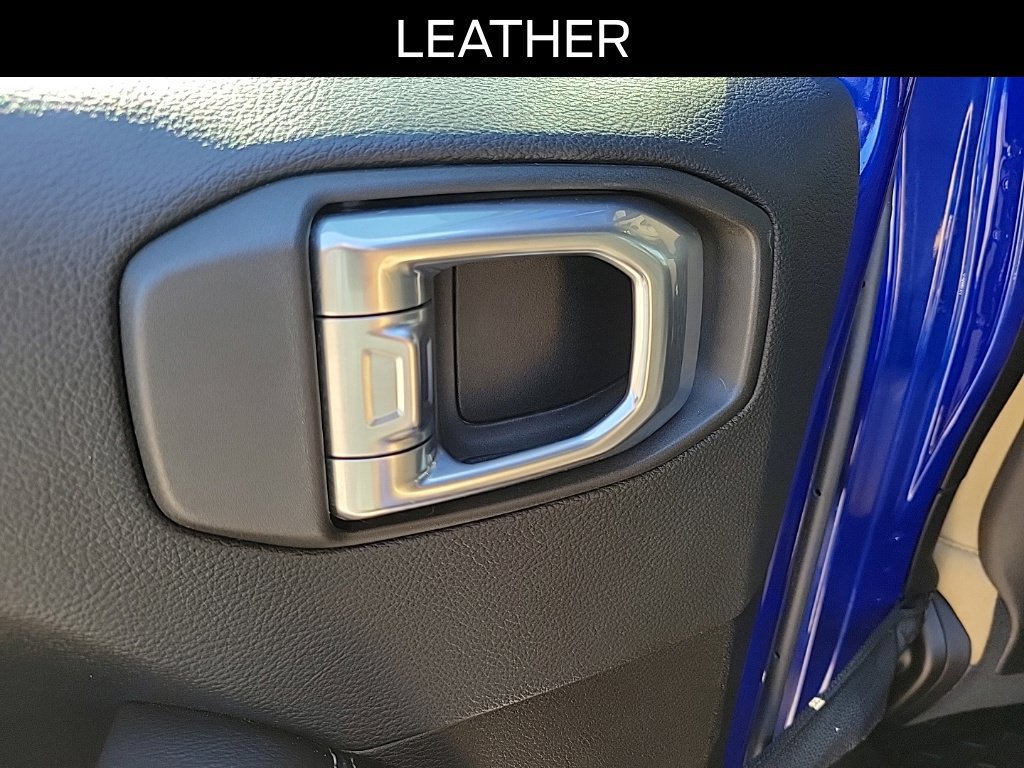 Used 2019 Jeep Wrangler Unlimited Rubicon w/ Dual Top Group AWD/4WD image 14