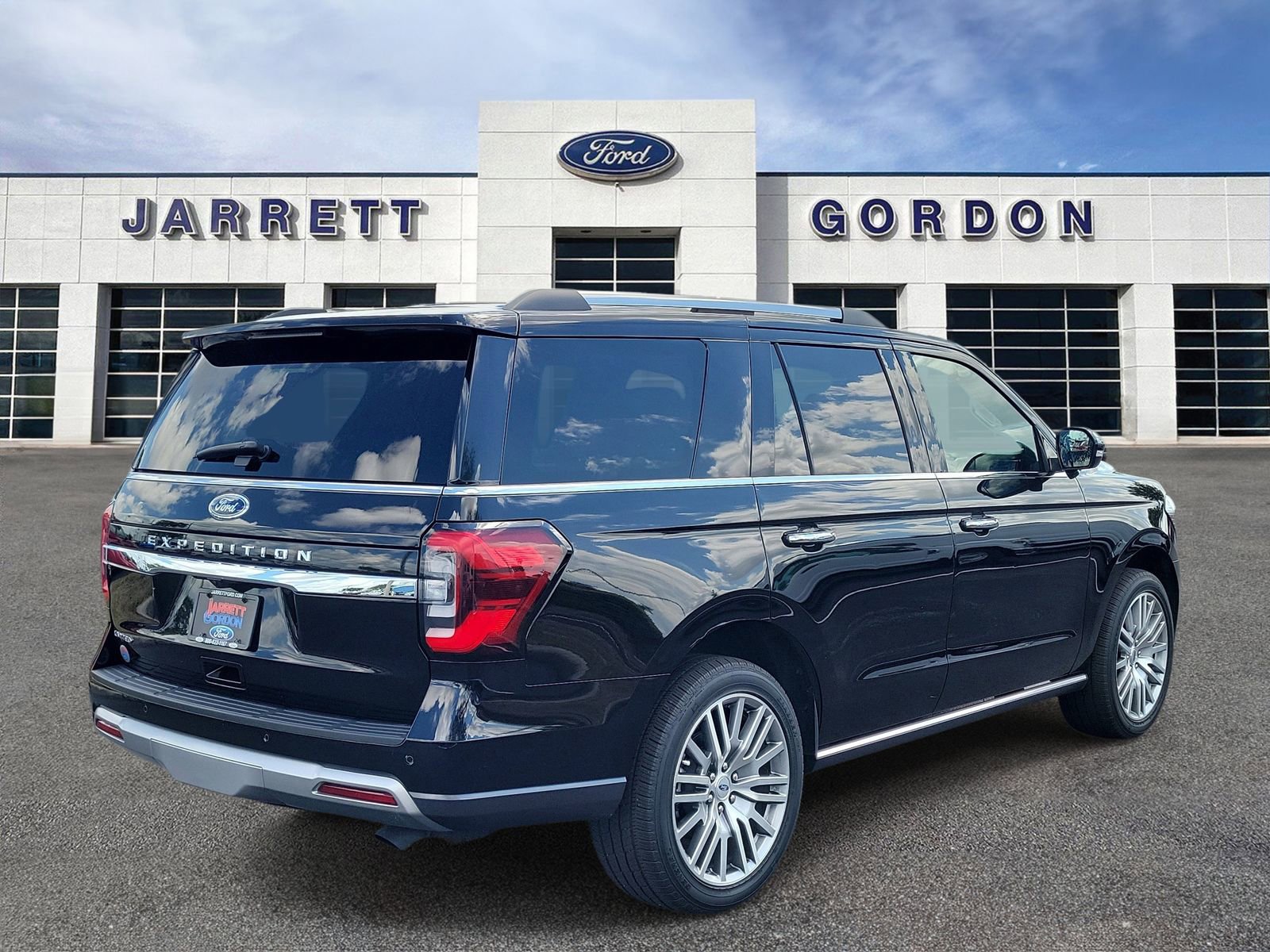 Certified 2022 Ford Expedition Limited RWD image 4