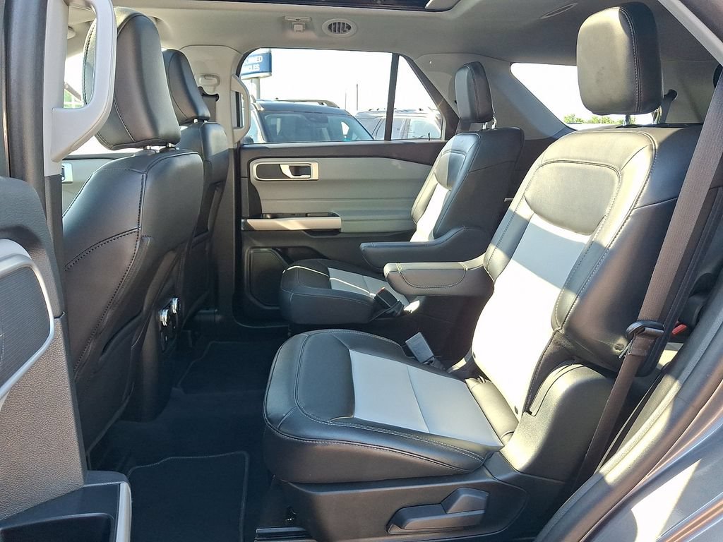 Certified 2023 Ford Explorer XLT w/ Equipment Group 202A AWD/4WD image 10