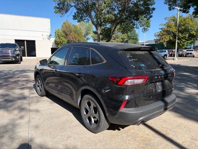 Certified 2025 Ford Escape ST-Line AWD/4WD image 4