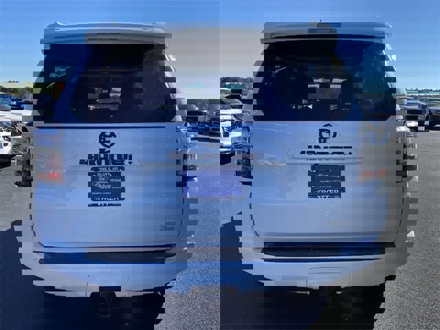 Used 2022 Toyota 4Runner SR5 image 6