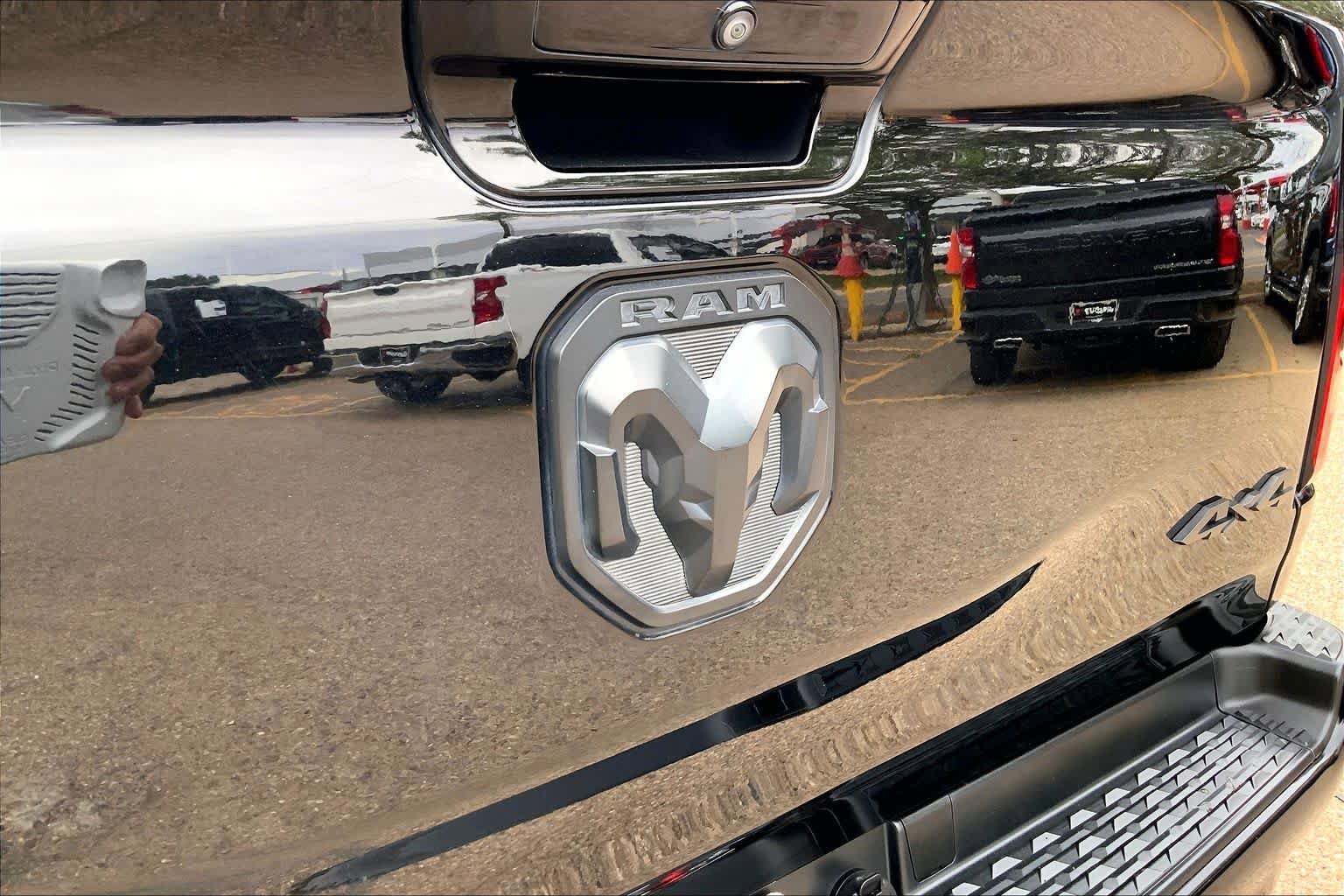 Used 2019 RAM 1500 Laramie AWD/4WD image 31