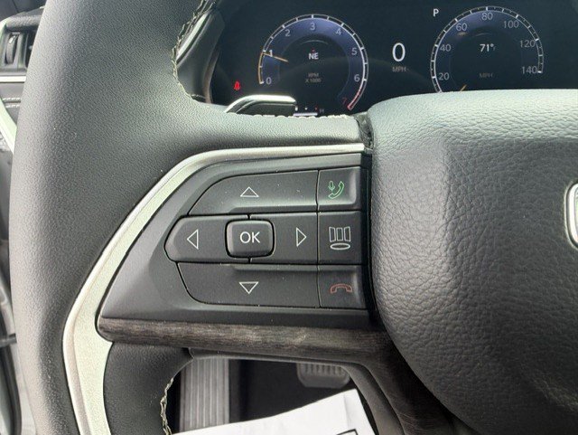 Used 2025 Jeep Grand Cherokee L Limited AWD/4WD image 15