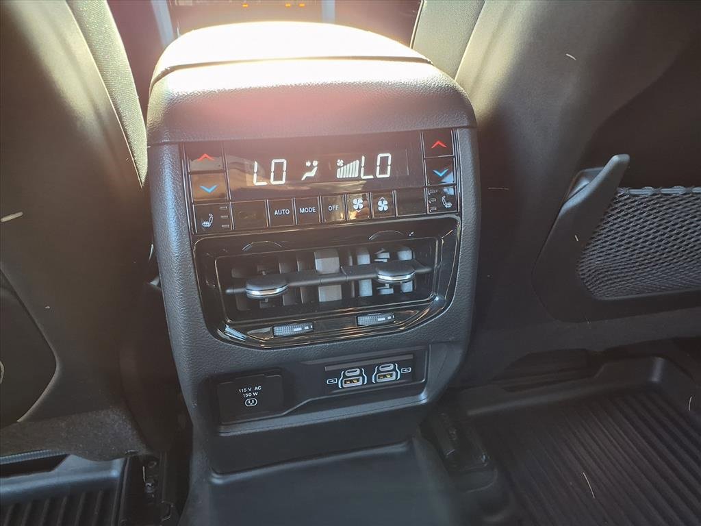 Used 2023 Jeep Grand Cherokee Overland w/ Luxury Tech Group IV image 12
