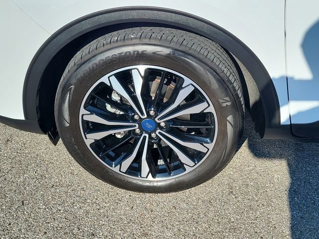Certified 2022 Ford Escape SE w/ SE Sport Appearance Package FWD image 9