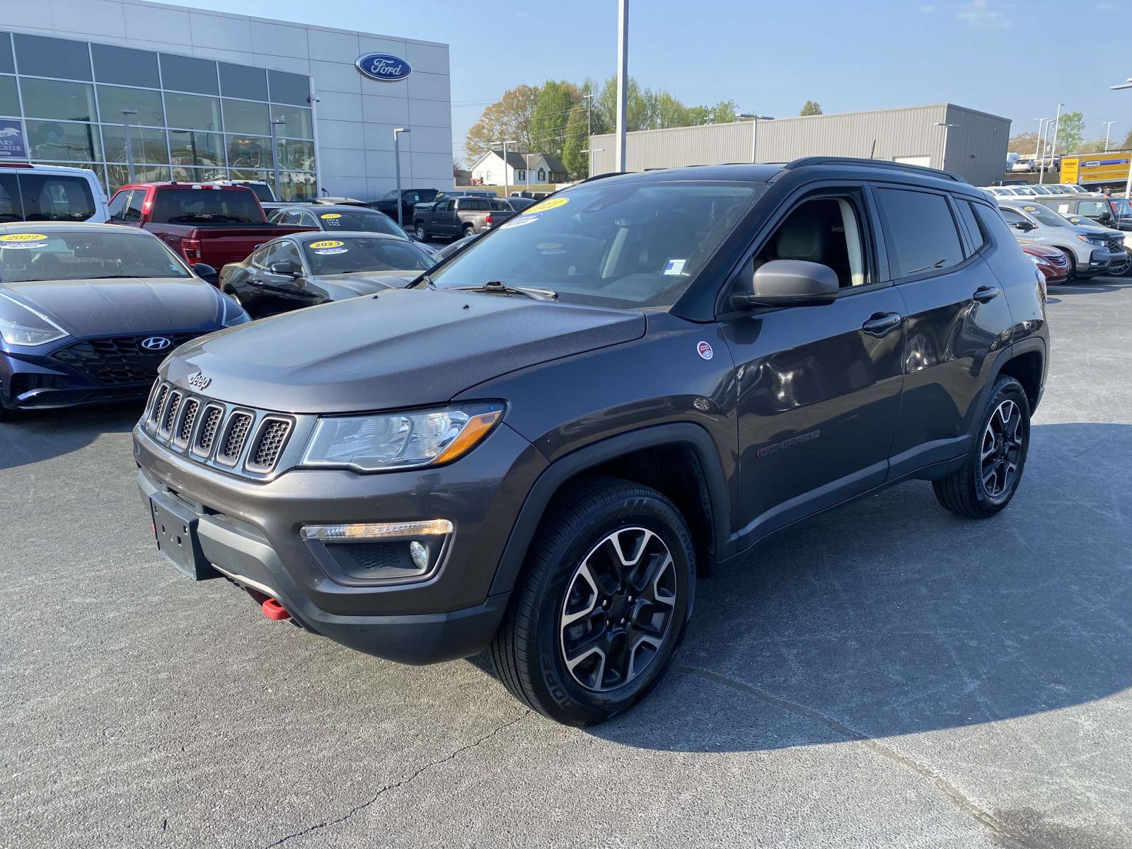 Used 2021 Jeep Compass Trailhawk AWD/4WD video 3
