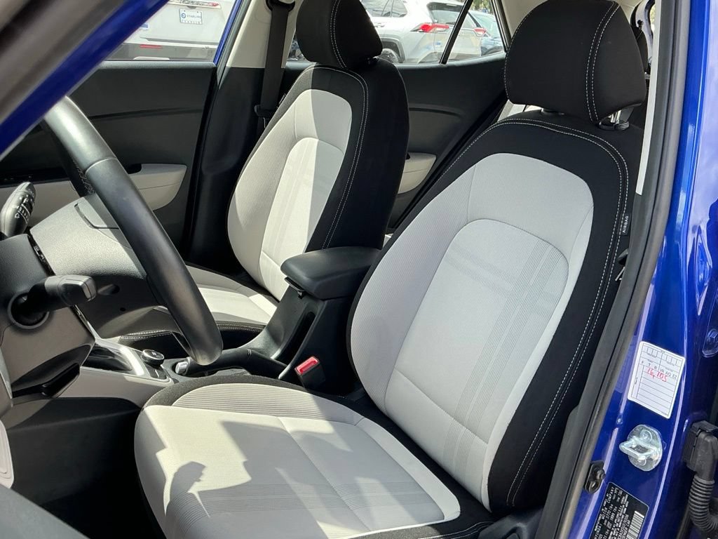 Used 2025 Hyundai Venue SEL FWD image 26