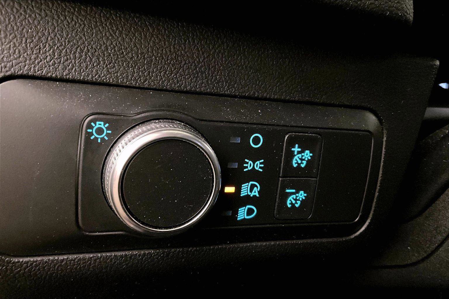 Certified 2020 Ford Escape SE image 30