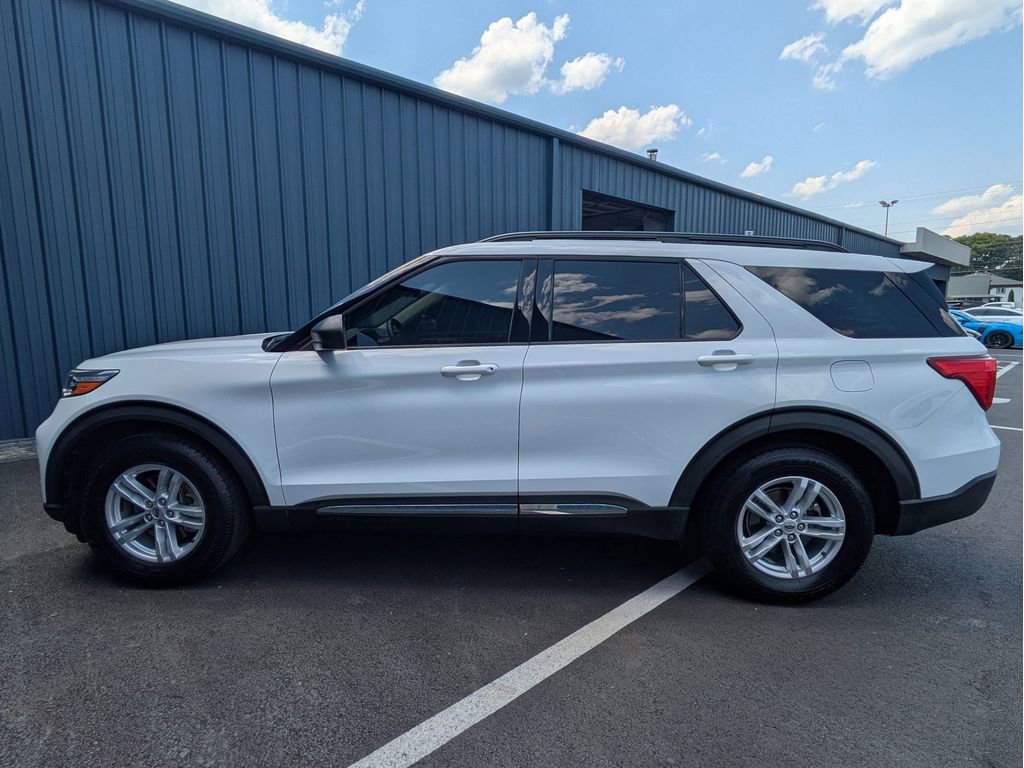 Certified 2020 Ford Explorer XLT w/ Equipment Group 202A RWD image 11
