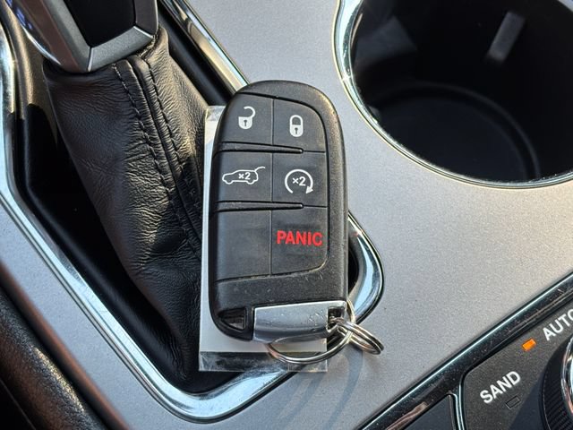 Used 2020 Jeep Grand Cherokee Limited AWD/4WD image 13