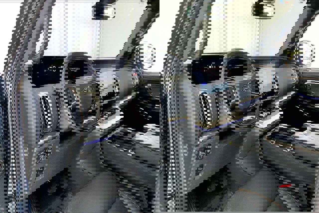 Certified 2025 Ford Expedition Tremor image 14