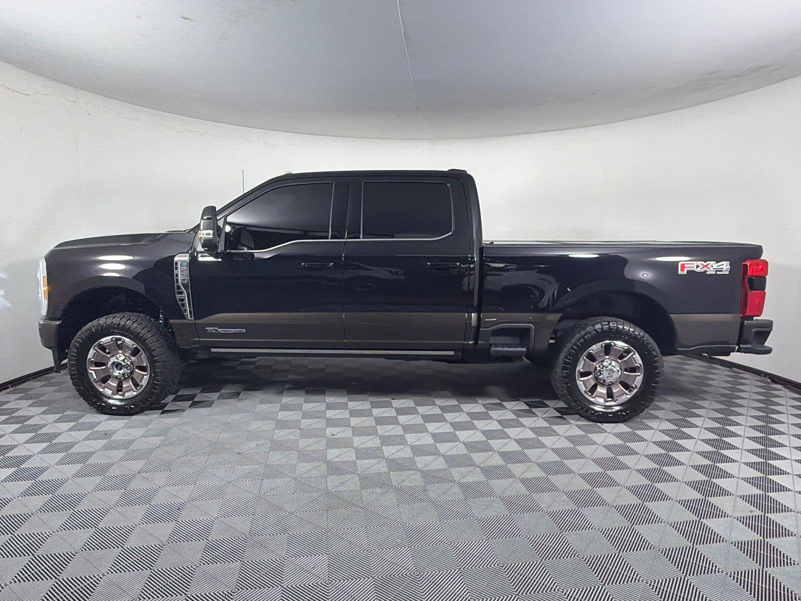 Certified 2025 Ford F250 King Ranch AWD/4WD image 4