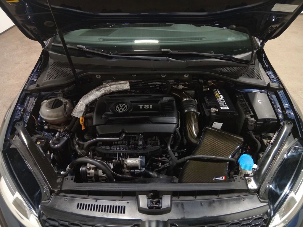 Used 2017 Volkswagen Golf S image 12