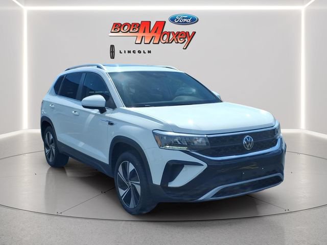 Used 2024 Volkswagen Taos SE AWD/4WD image 3
